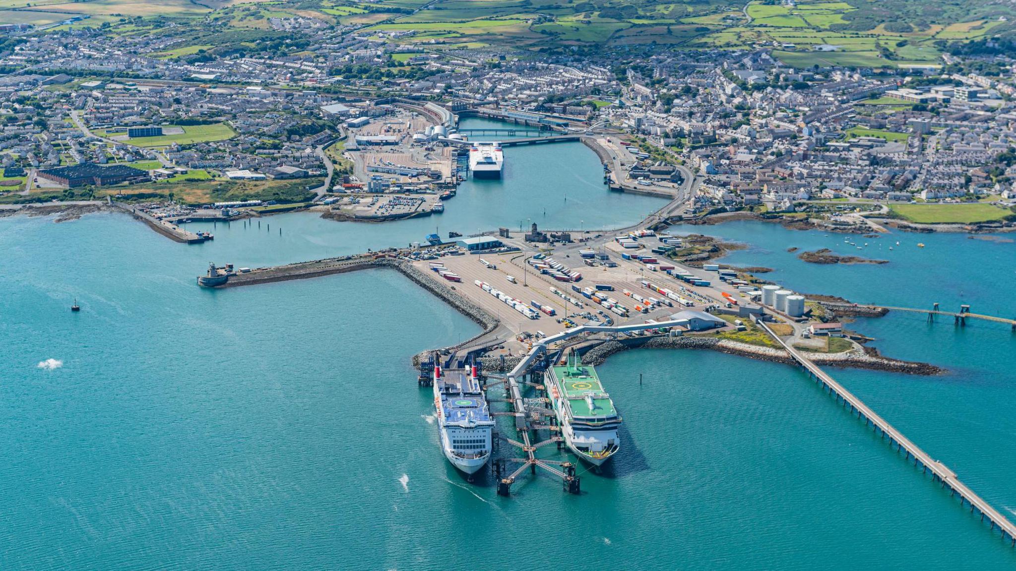 Port Storm expands access with an additional open gate on Saturday, Sinlawu