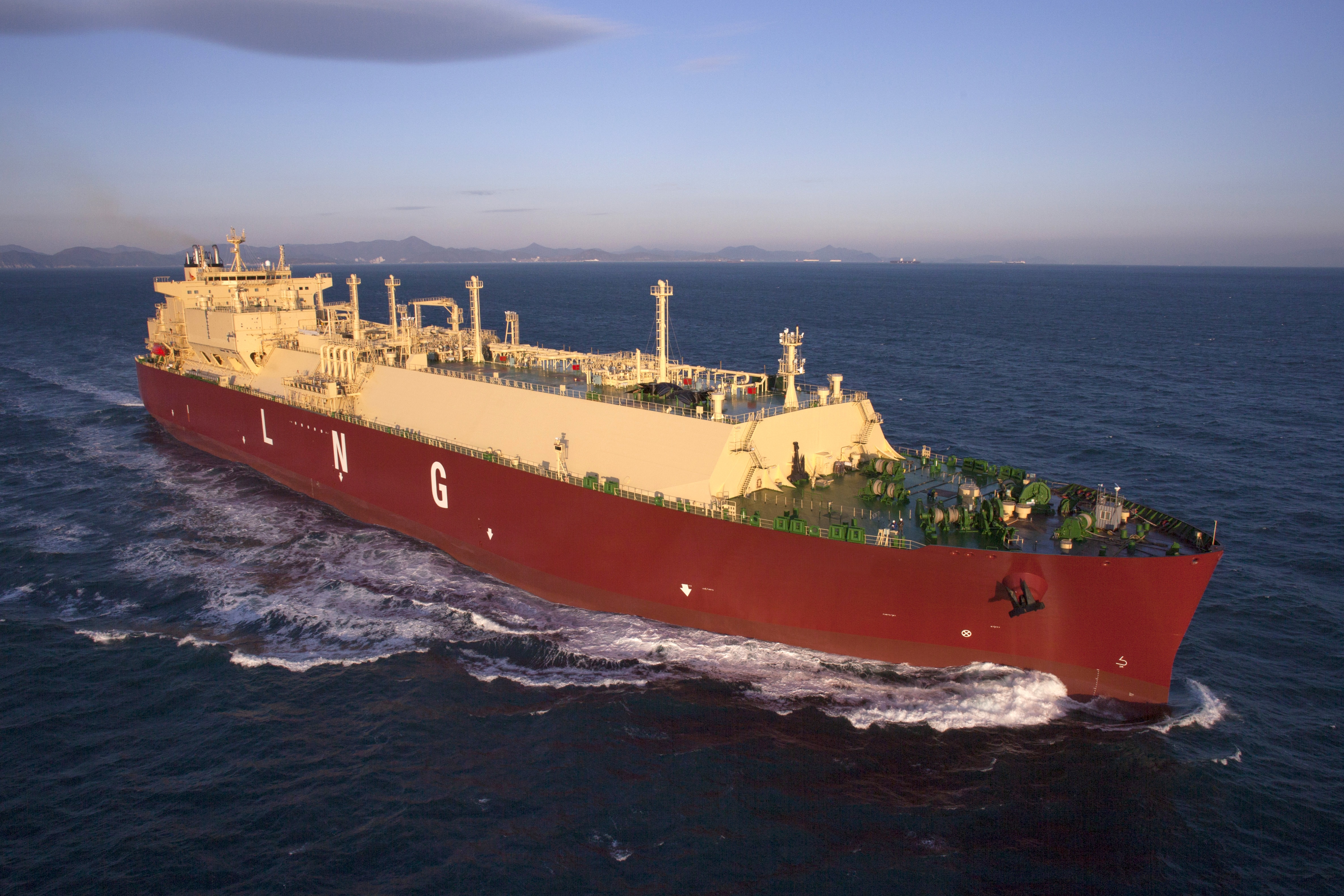 Lloyd’s Register awards AiP for SOFC-equipped LNG carrier