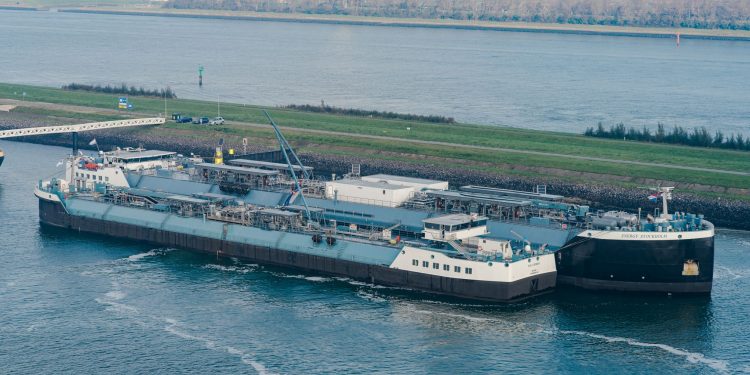 Shell takes christens Europe’s largest LNG bunkering barge