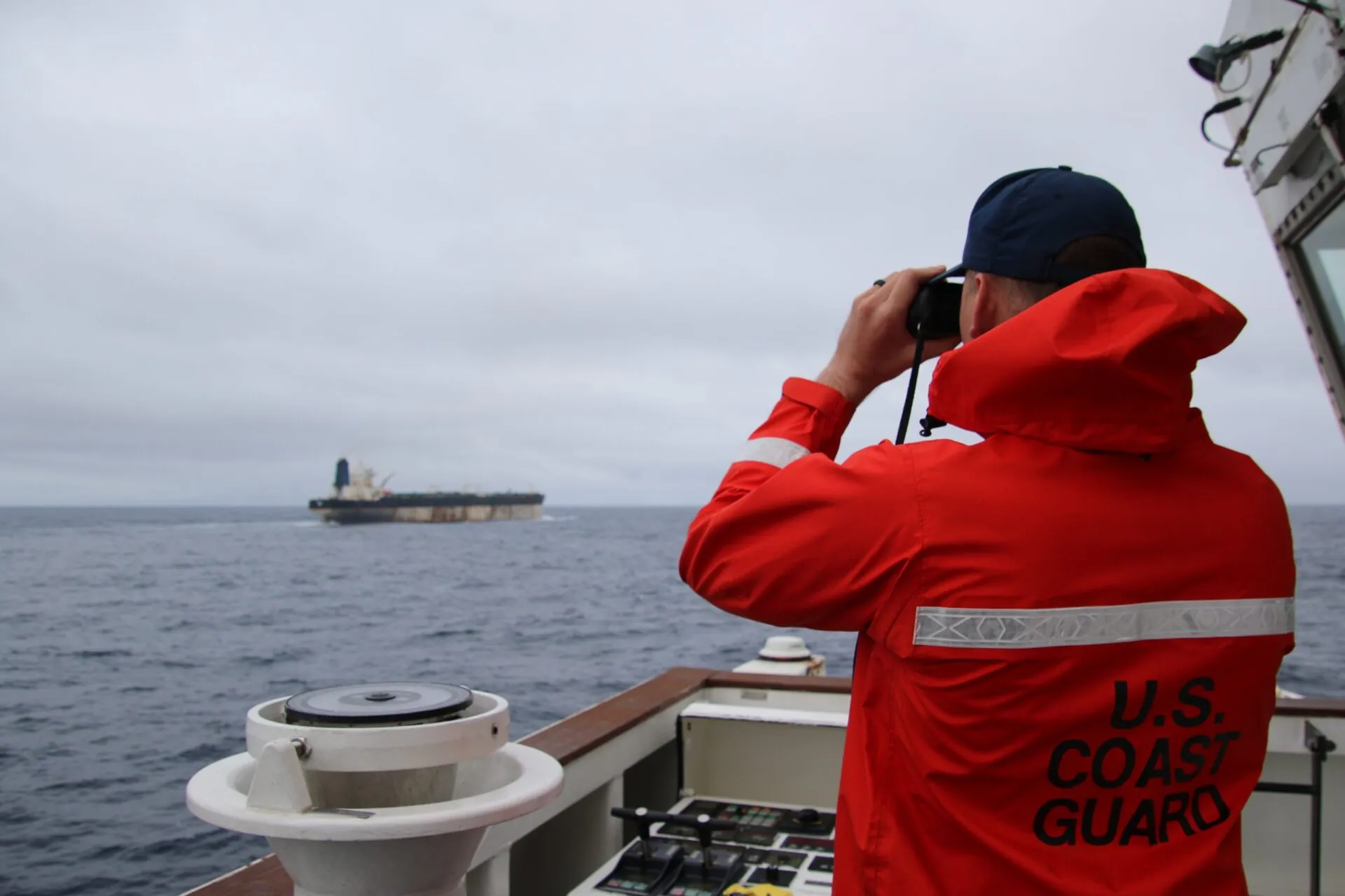 New Details New Details : Naval battle between the US and Russia in the Atlantic, two oil tankers seized