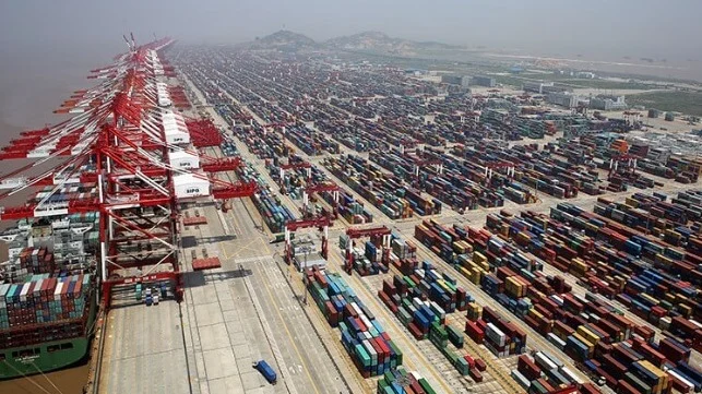 Shanghai port moved 14.106 million TEU in the first quarter of 2026