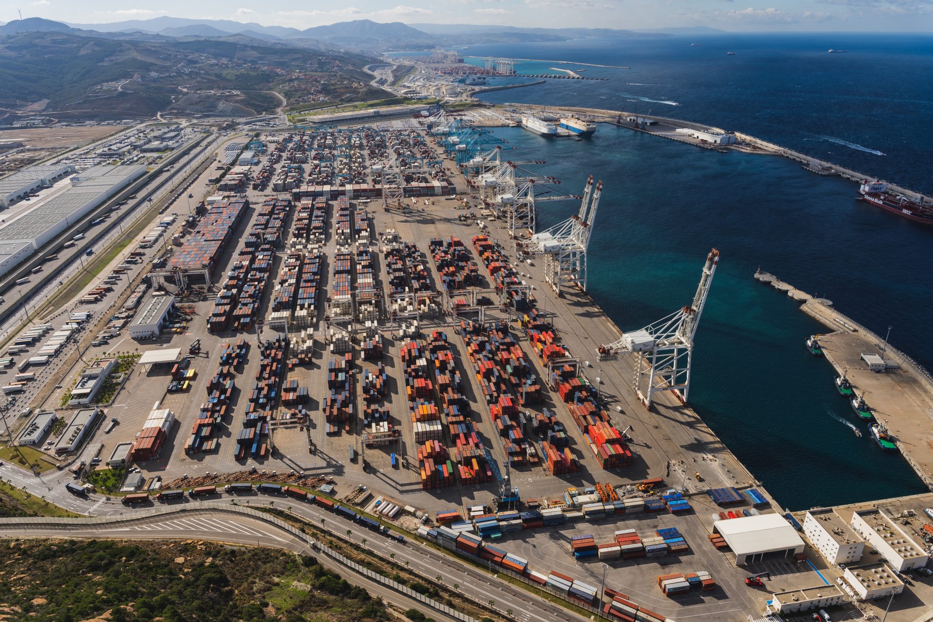 Spanish study: Port race in the Strait of Gibraltar leans toward Moroccan ports.