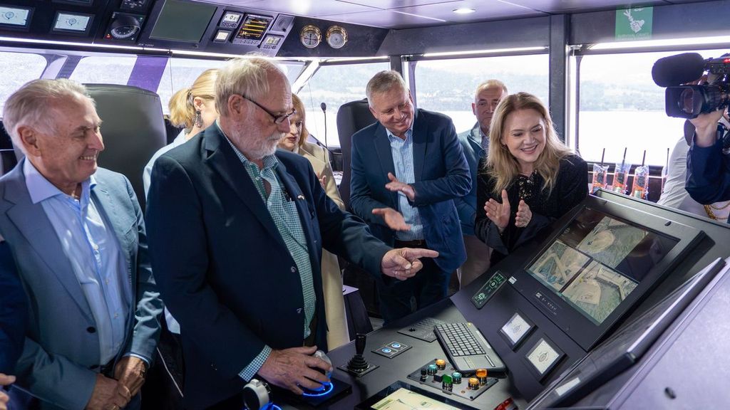 Incat Tasmania :  World’s Largest Battery-Electric Ship Powers Up