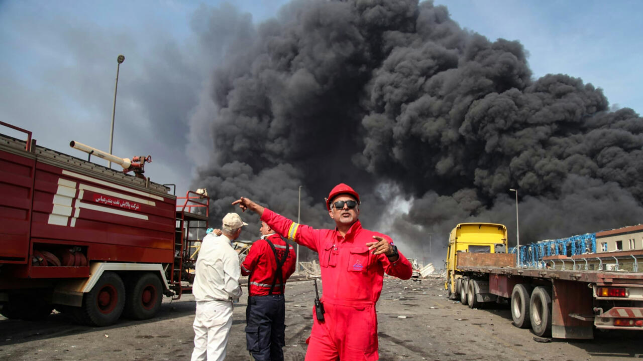 At least 500 injured in large explosion at Iran port