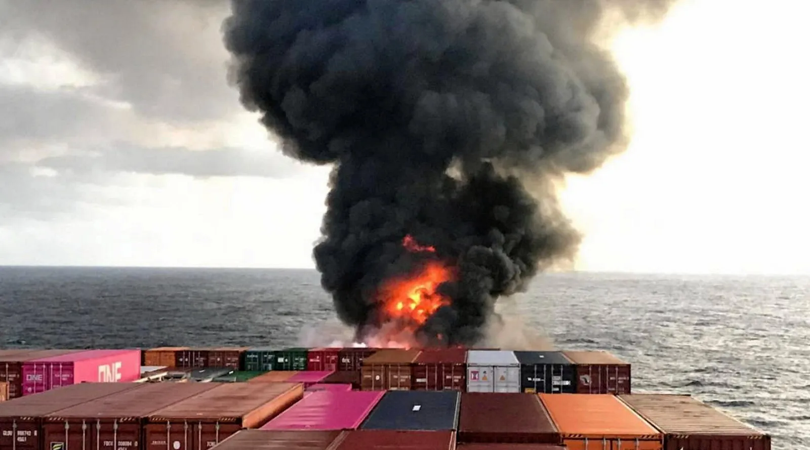 Video : Fire on a Hong Kong-flagged ship in the Red Sea