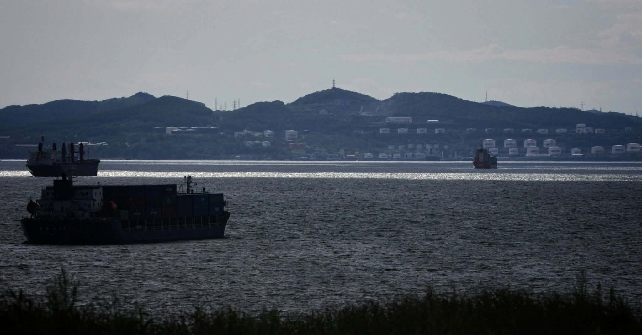 Harsh new penalties are being planned in France for shadow tankers. maritime tickers