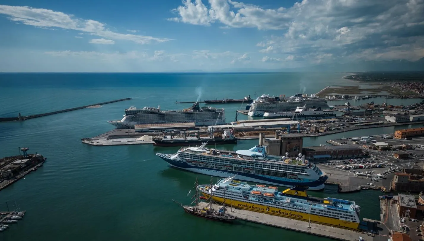Tragic collision between a pilot boat and Calypso Yacht off the port of Livorno