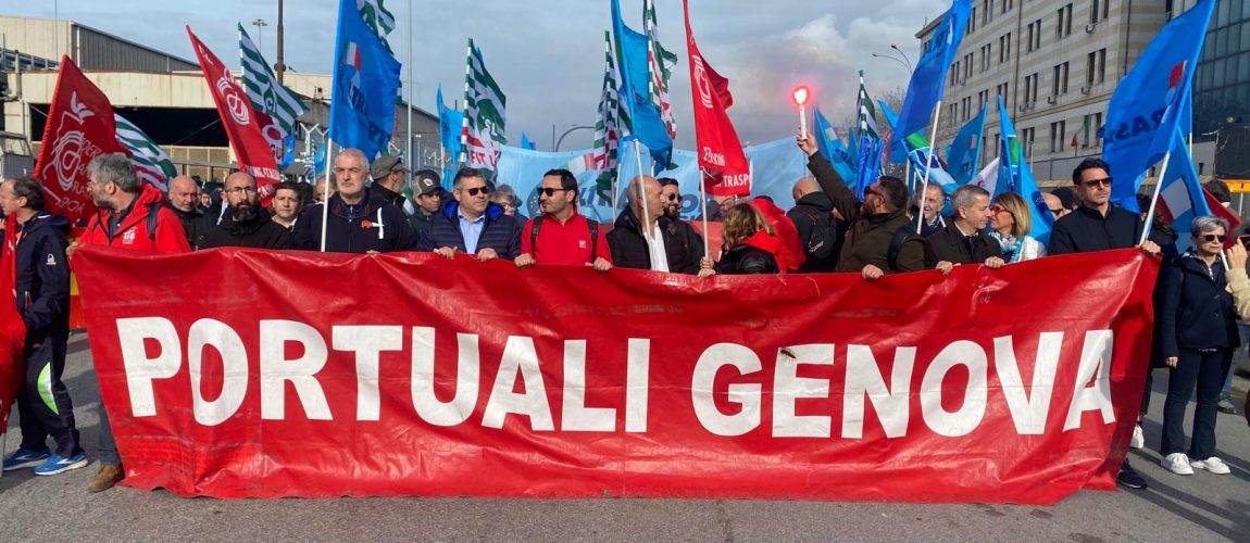Italy : Unions on strike  to support the fund of the exodus of dockworkers