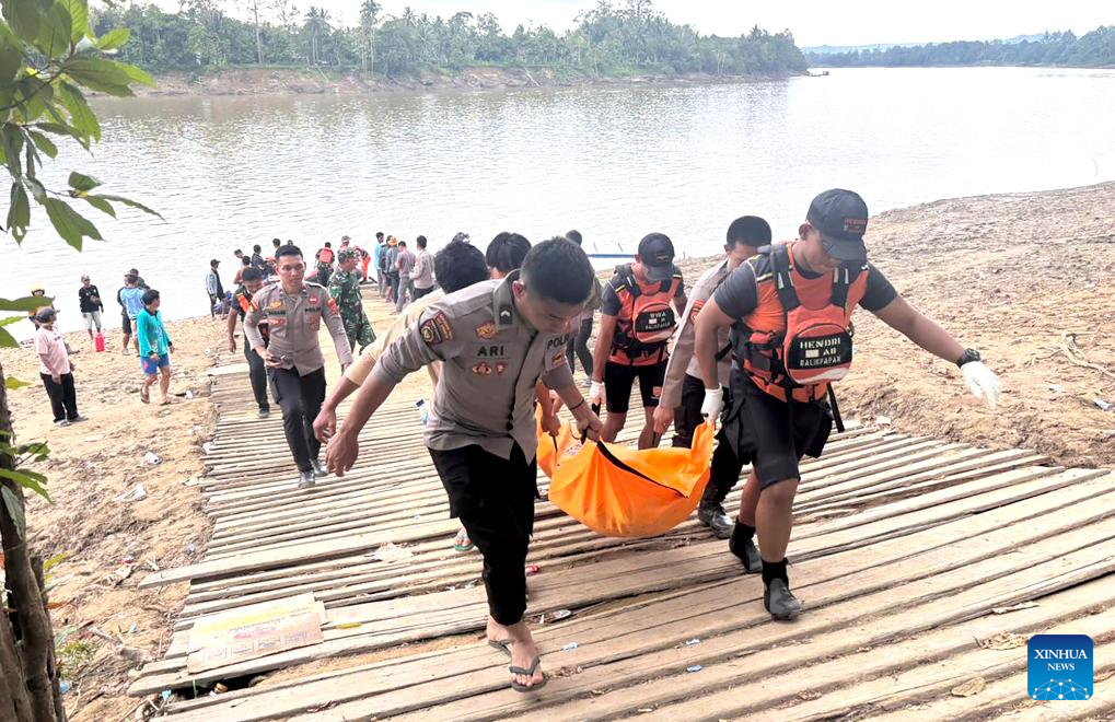 In Indonesia's East Kalimantan: 8 People Dead As Overloaded Ship Carrying Cement Sinks- Photos (Basarnas)