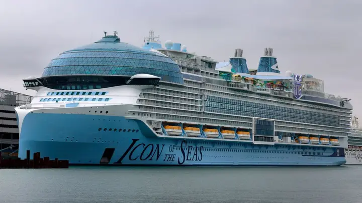 Small Fire breaks out on world’s largest cruise ship