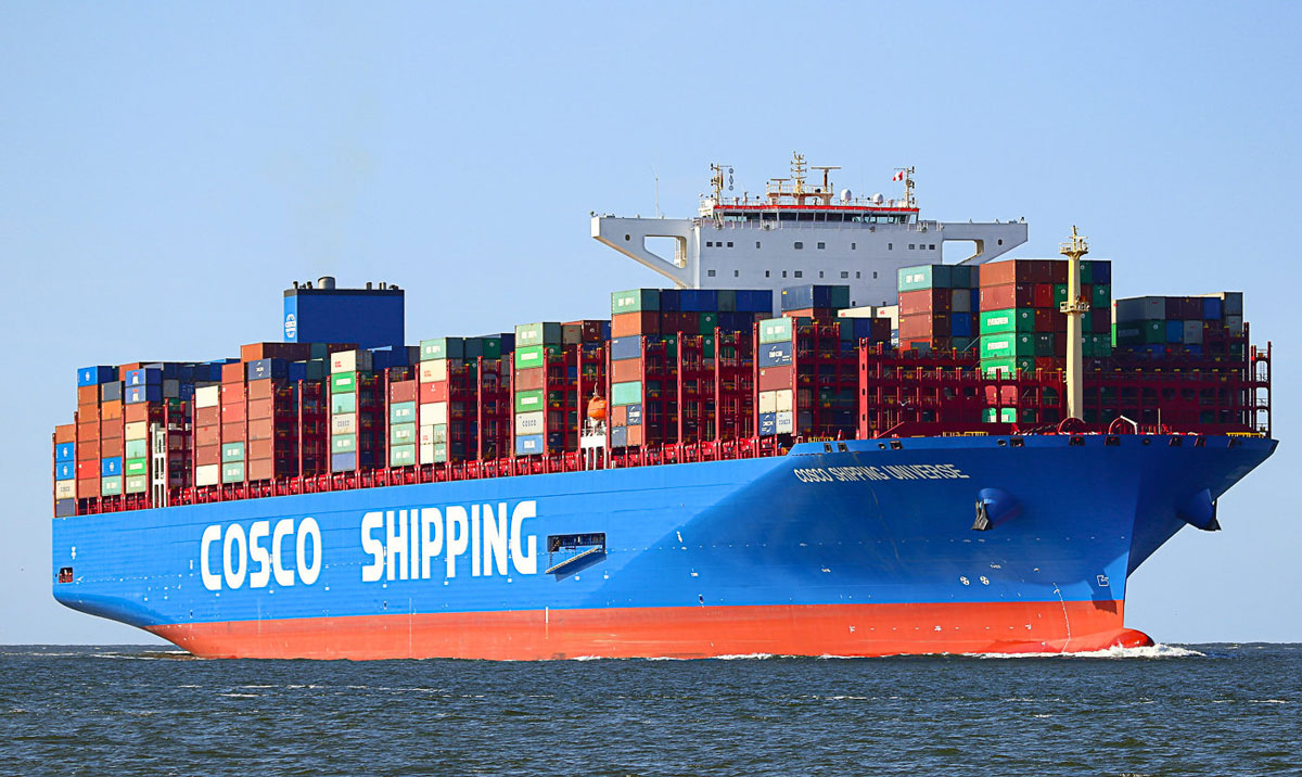 The world fleet of container ships exceeds 30 million TEUs for the first time