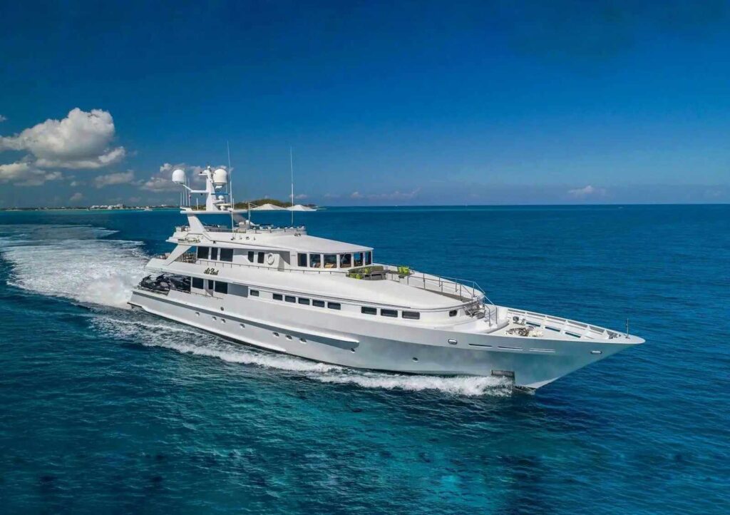 200.000 $, price of ( AT LAST) 44-meter Heesen Yacht for sale Maritime Tickers