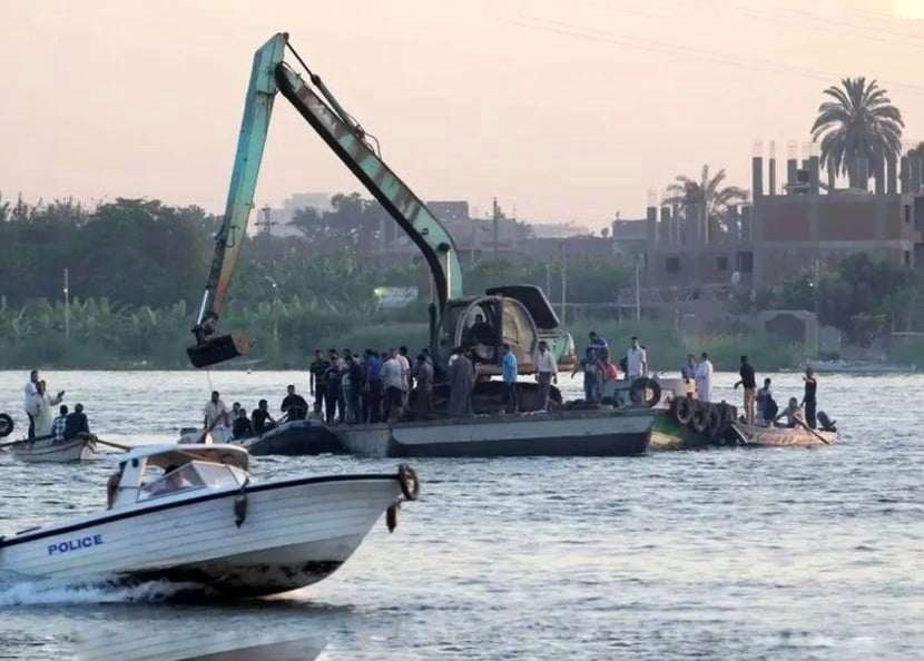 Sank Egyptian boat in Nile on board Egyptian and Gulf national Maritime Tickers