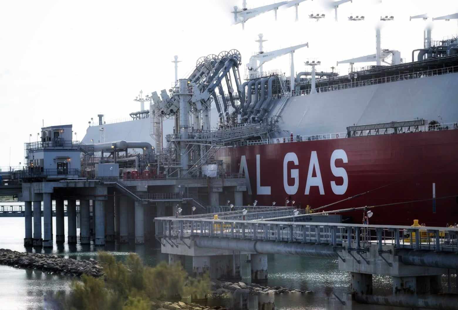 Biggest LNG Exporter in the US Wants to Define Emission Rules Maritime Tickers.avif