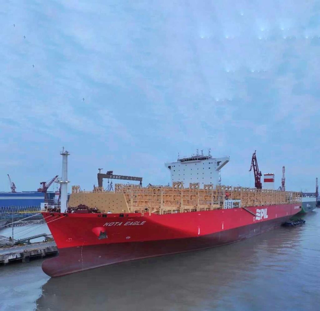 LNG bunkering of PIL’s first LNG-powered container vessel Maritime Tickers.jpg