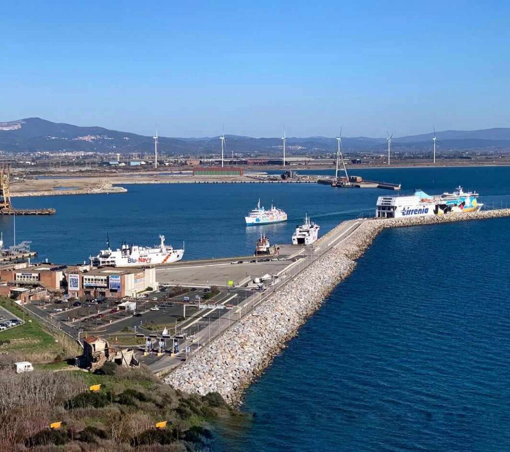 New areas of the Darsena Est at the Port of Piombino Maritime Tickers.jpg