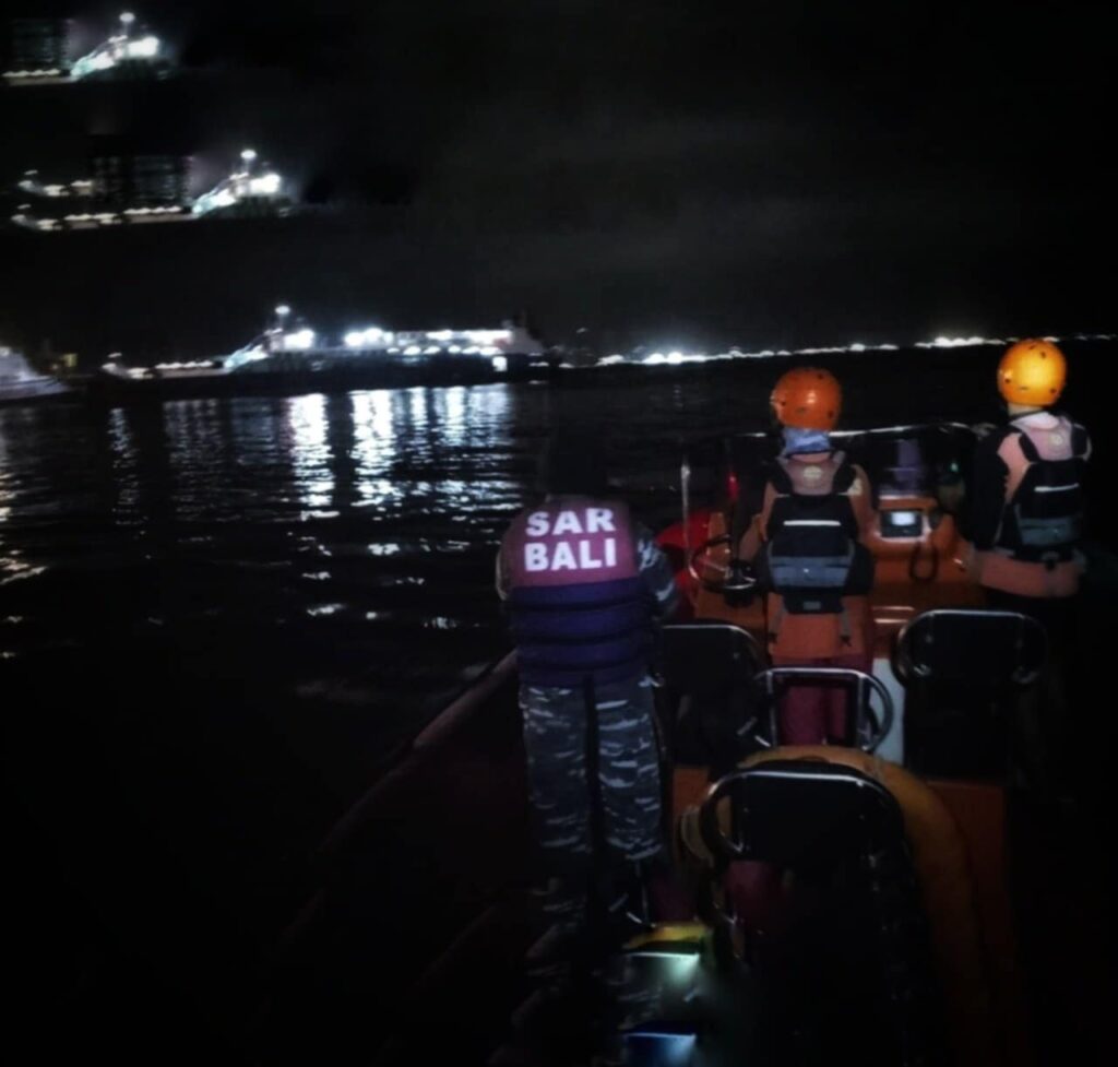 Death Ferry today ferry sinks on way to Indonesia’s Bali Maritime Tickers.jpg