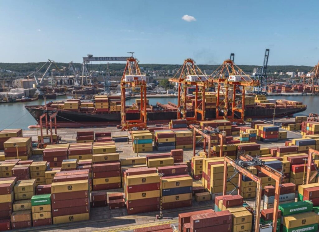 Port of Gdynia – Course to the Outer Port Maritime Tickers.jpg
