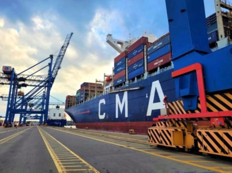 Suez Canal The transit of the container ship CMA CGM ZEPHYR Maritime Tickers.jpg